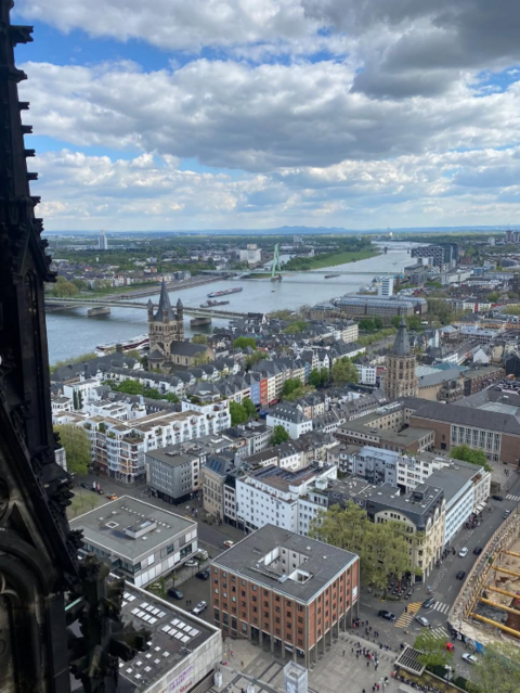 Kaupunkimaisemaa kirkon tornista.