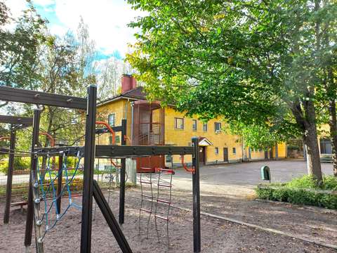 Päiväkodin rakennus ulkoapäin