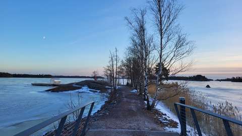 Kuvassa näkyy Westendin talviuintipaikan ympäristö.