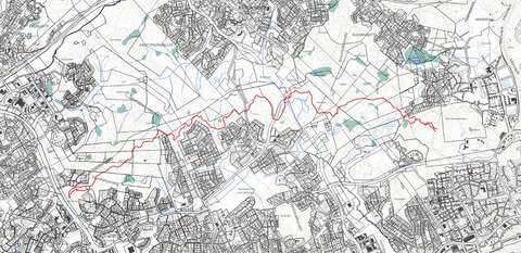 Karttaan on merkitty maastopyöräreitti punaisella viivalla.