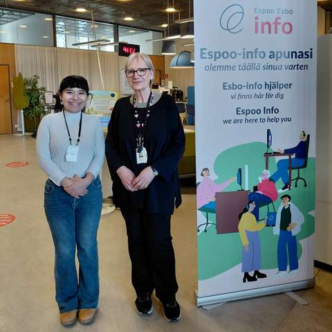 Downy ja Eija Leppävaaran Espoo-infossa