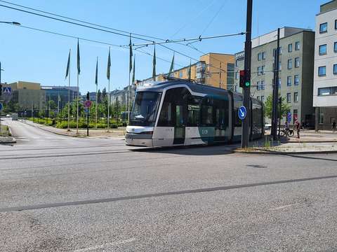 Pikaraitiovaunu Leppävaarassa.