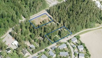 Ilmakuvaan on merkittynä, missä kohtaa kaavoitettavat tontit sijaitsevat korttelissa.